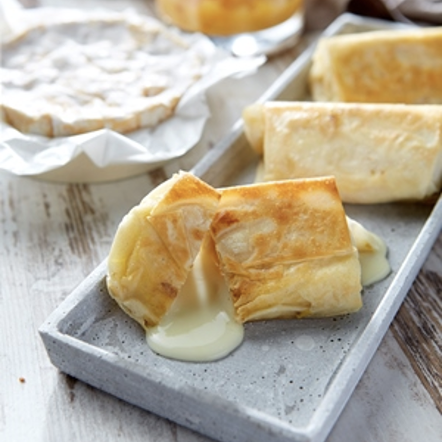 Französischer Ziegencamembert im Strudelteig gebraten mit süß-scharfem Mangochutney