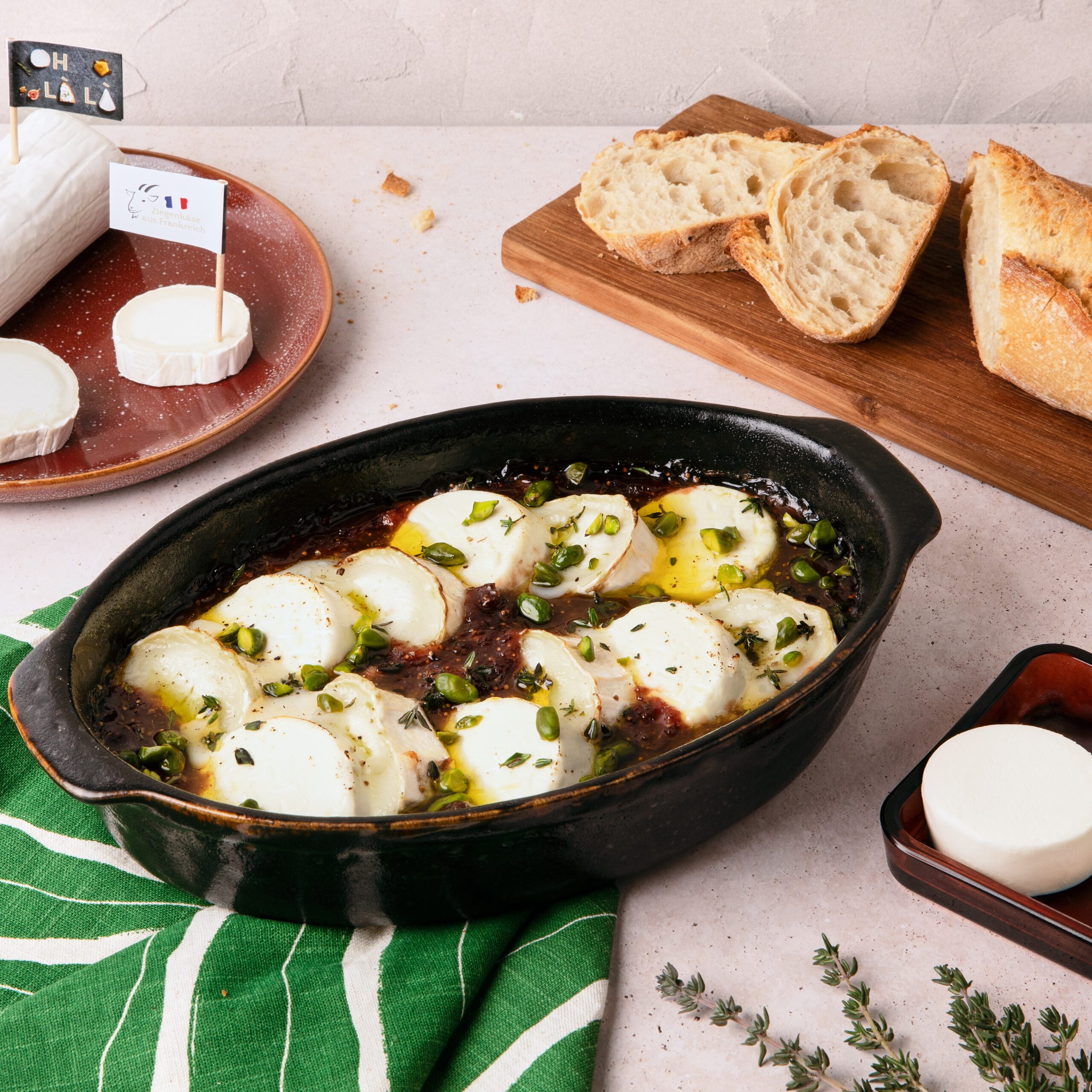Gebackener Dip mit Ziegenkäse aus Frankreich und Feigen
