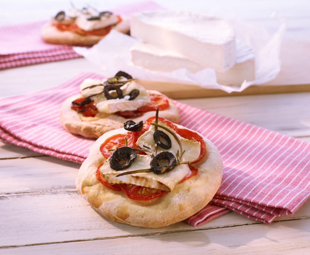 Mini-Pizzen mit Ziegencamembert