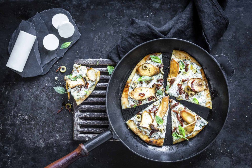 Pan Pizza mit Kräuterseitlingen