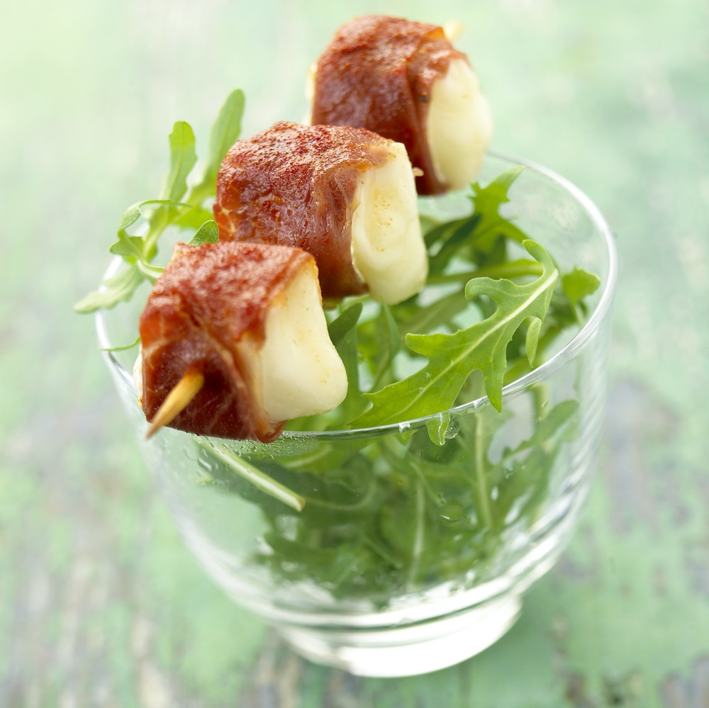 Ziegenkäse-Spieße mit Serrano-Schinken